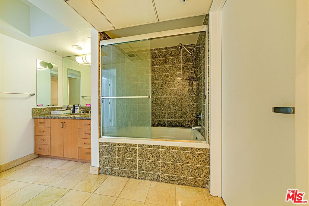 Image 22 of property listing at 13700 Marina Pointe Drive 1018, Marina Del Rey, CA 90292