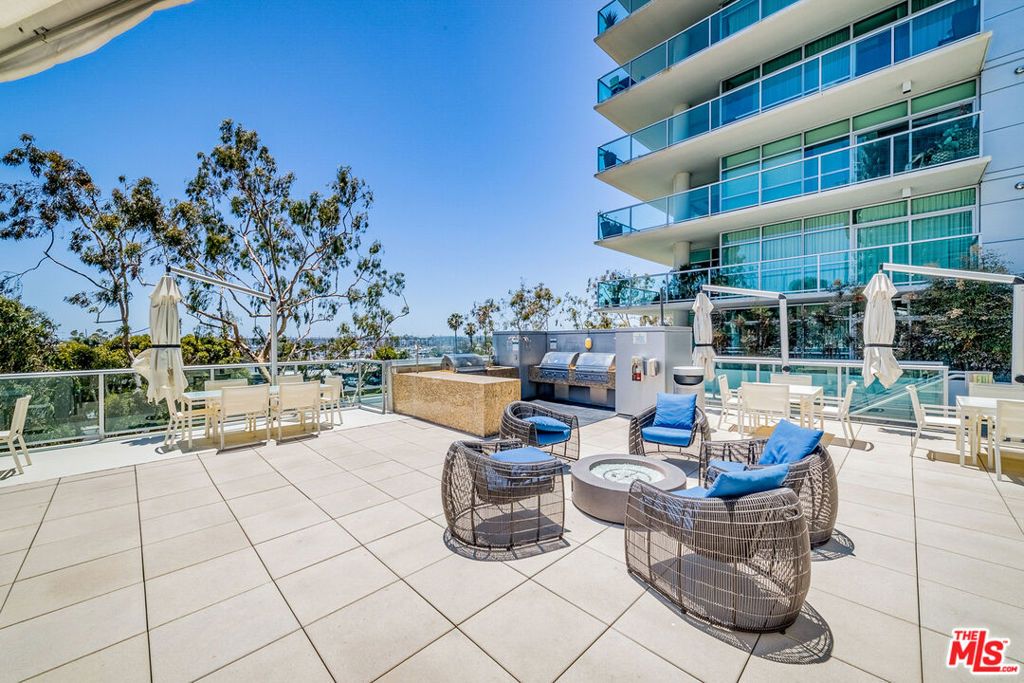Image 23 of property listing at 13700 Marina Pointe Drive 1018, Marina Del Rey, CA 90292
