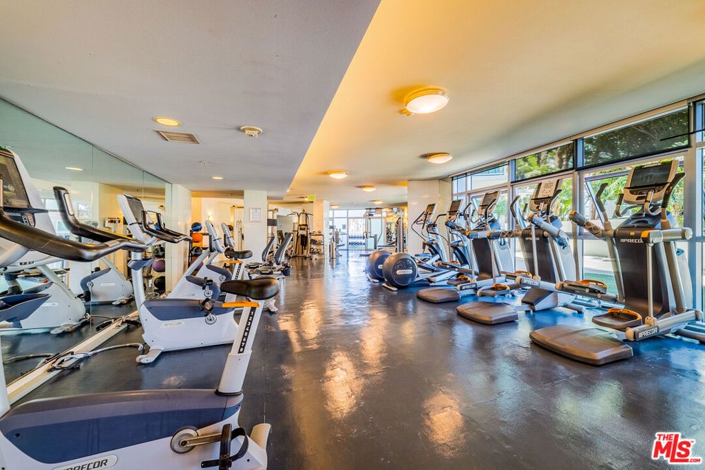 Image 25 of property listing at 13700 Marina Pointe Drive 1018, Marina Del Rey, CA 90292