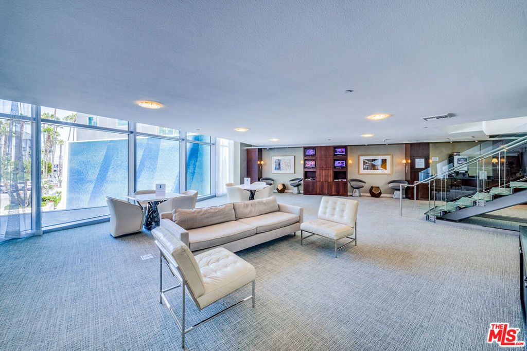 Image 29 of property listing at 13700 Marina Pointe Drive 1018, Marina Del Rey, CA 90292