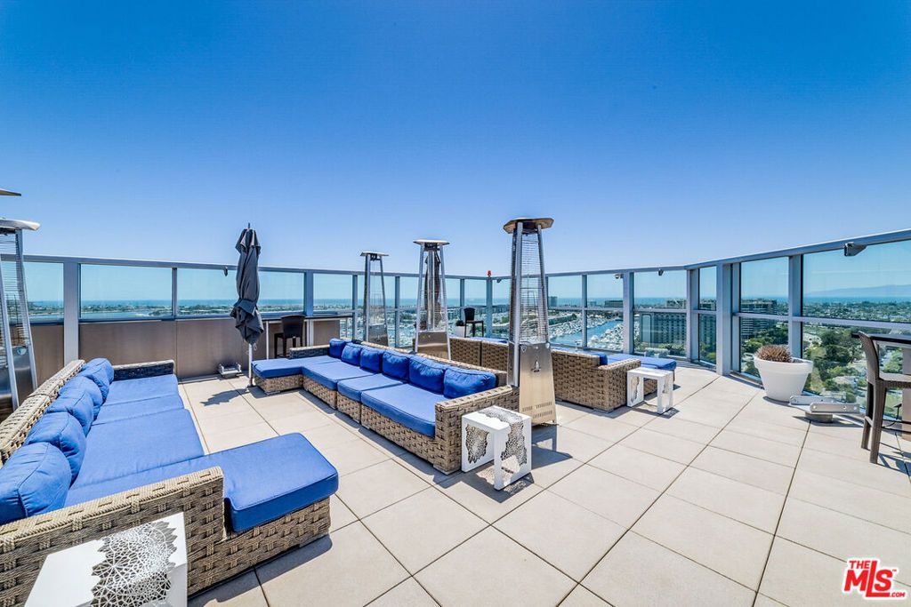 Image 30 of property listing at 13700 Marina Pointe Drive 1018, Marina Del Rey, CA 90292