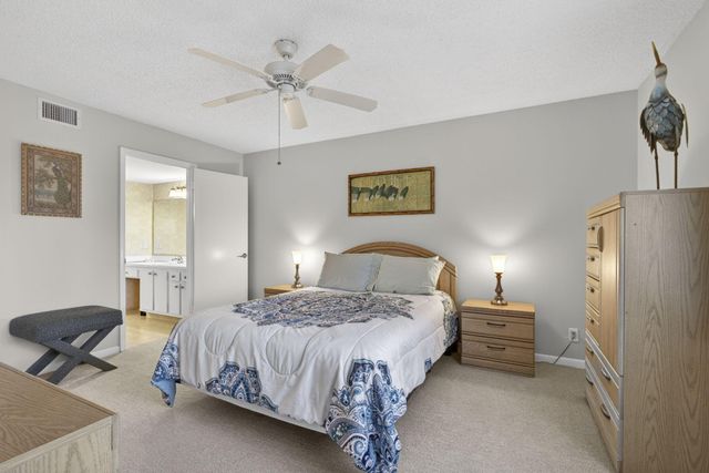 301 Pine Ridge Circle B-2, Greenacres, FL 33463