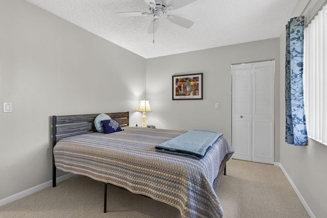 301 Pine Ridge Circle B-2, Greenacres, FL 33463