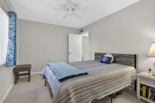 301 Pine Ridge Circle B-2, Greenacres, FL 33463