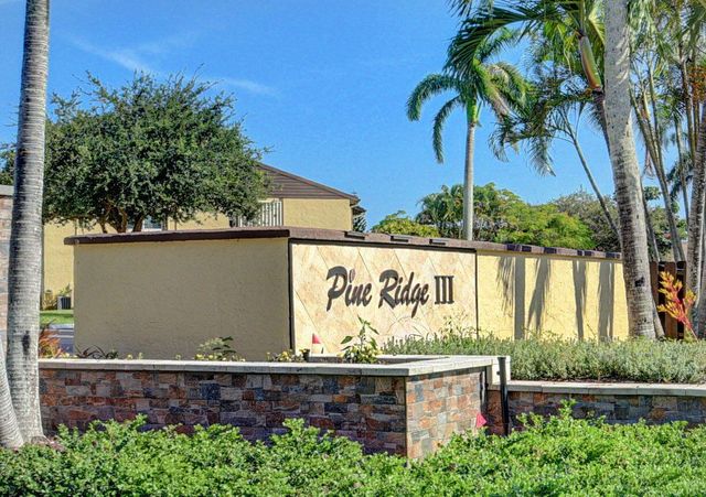 301 Pine Ridge Circle B-2, Greenacres, FL 33463
