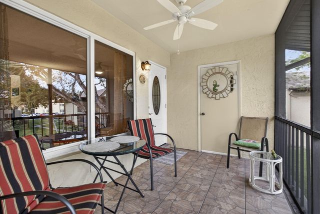 301 Pine Ridge Circle B-2, Greenacres, FL 33463