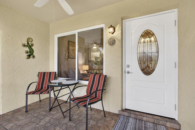 301 Pine Ridge Circle B-2, Greenacres, FL 33463