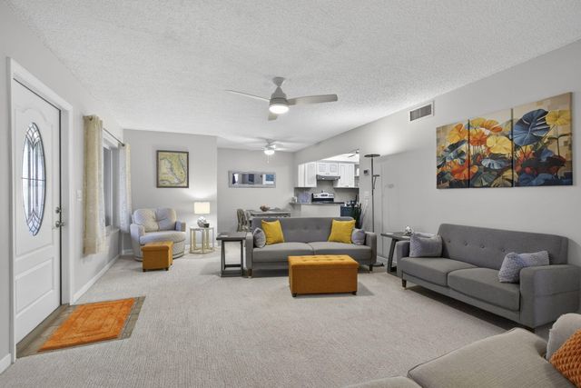 301 Pine Ridge Circle B-2, Greenacres, FL 33463