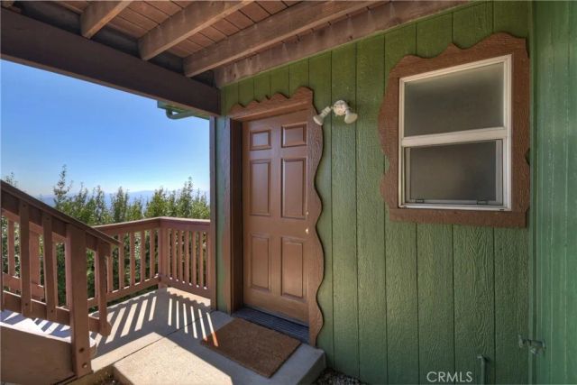 23903 Skyland Drive, Crestline, CA 92325