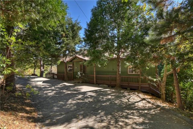 23903 Skyland Drive, Crestline, CA 92325