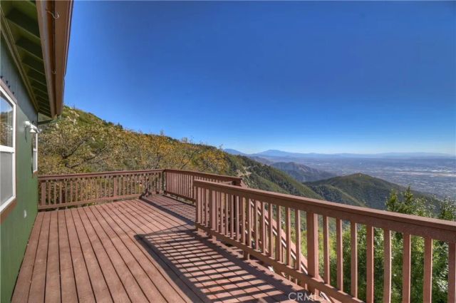 23903 Skyland Drive, Crestline, CA 92325