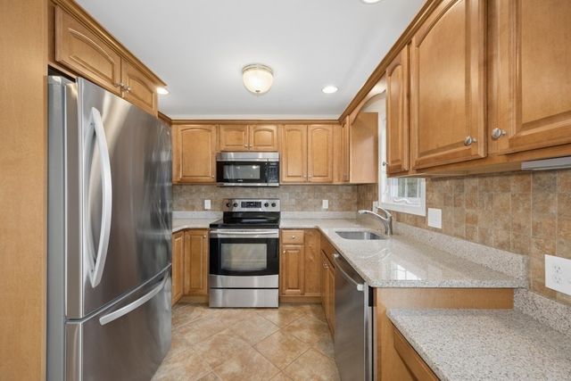 9 Bryant Lane, Northborough, MA 01532