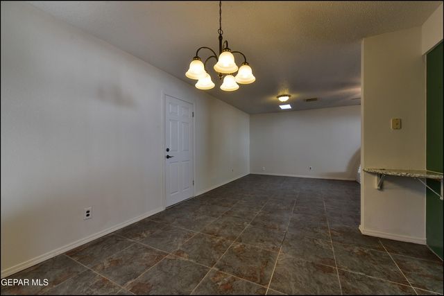 3433 Clearview Lane, El Paso, TX 79904