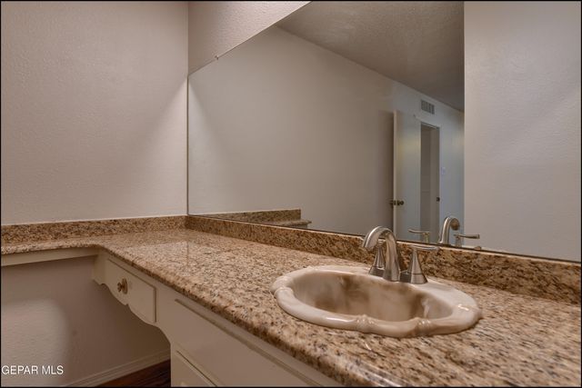 3433 Clearview Lane, El Paso, TX 79904