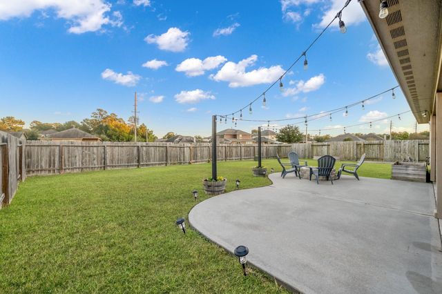 344 Country Crossing Circle, Magnolia, TX 77354