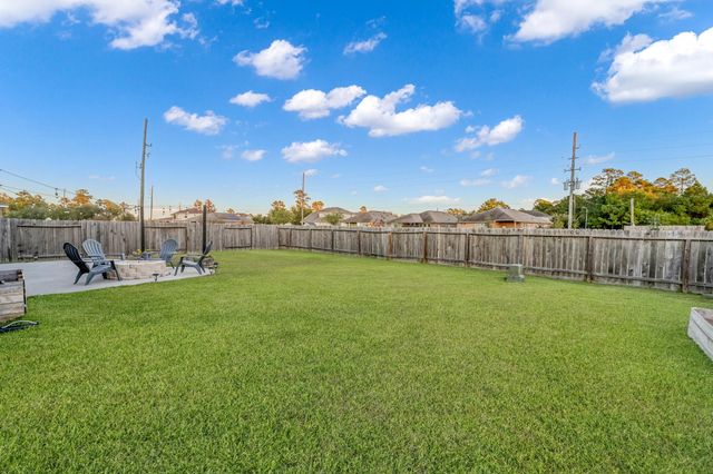 344 Country Crossing Circle, Magnolia, TX 77354