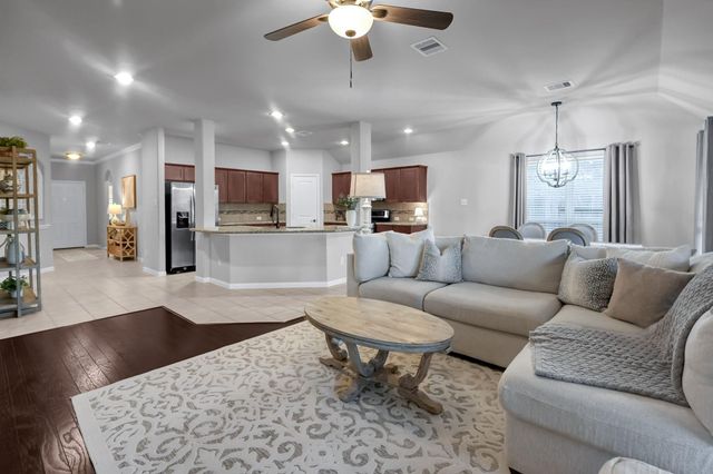 344 Country Crossing Circle, Magnolia, TX 77354