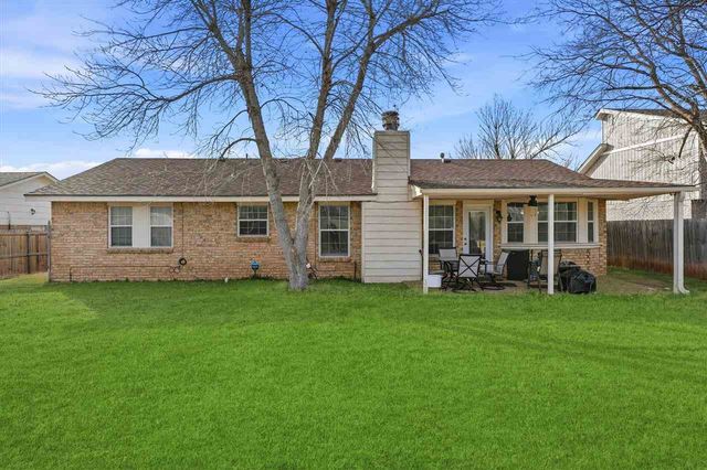 6771 SW Chaucer Dr, Lawton, OK 73505