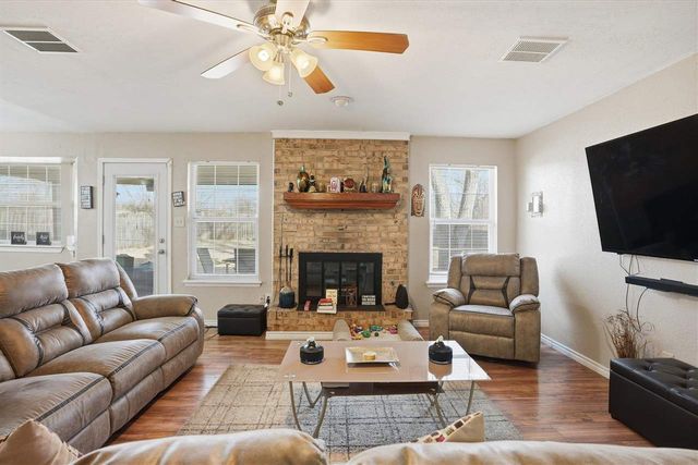 6771 SW Chaucer Dr, Lawton, OK 73505