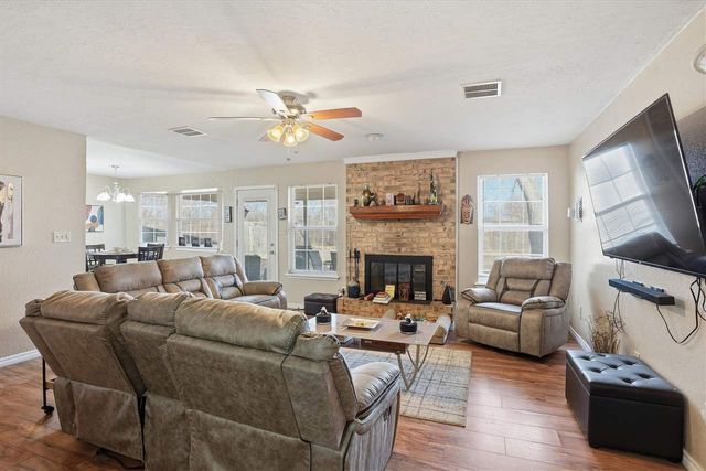 6771 SW Chaucer Dr, Lawton, OK 73505