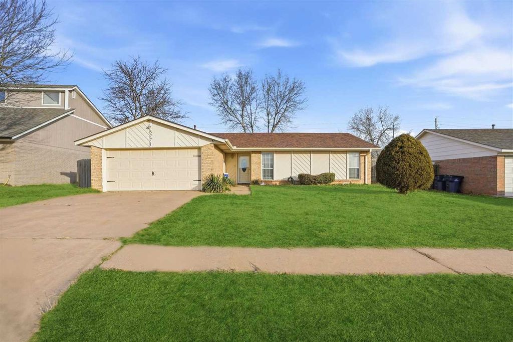 6771 SW Chaucer Dr, Lawton, OK 73505