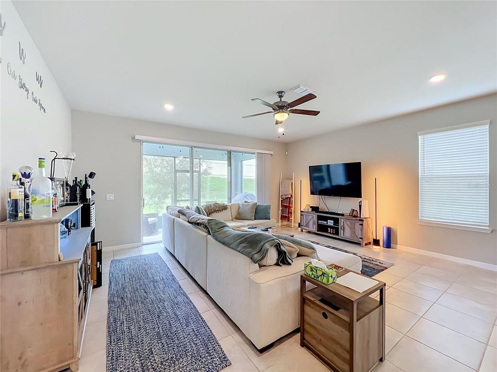 Image 13 of property listing at 3743 PLAINVIEW DRIVE, Orlando, FL 32824