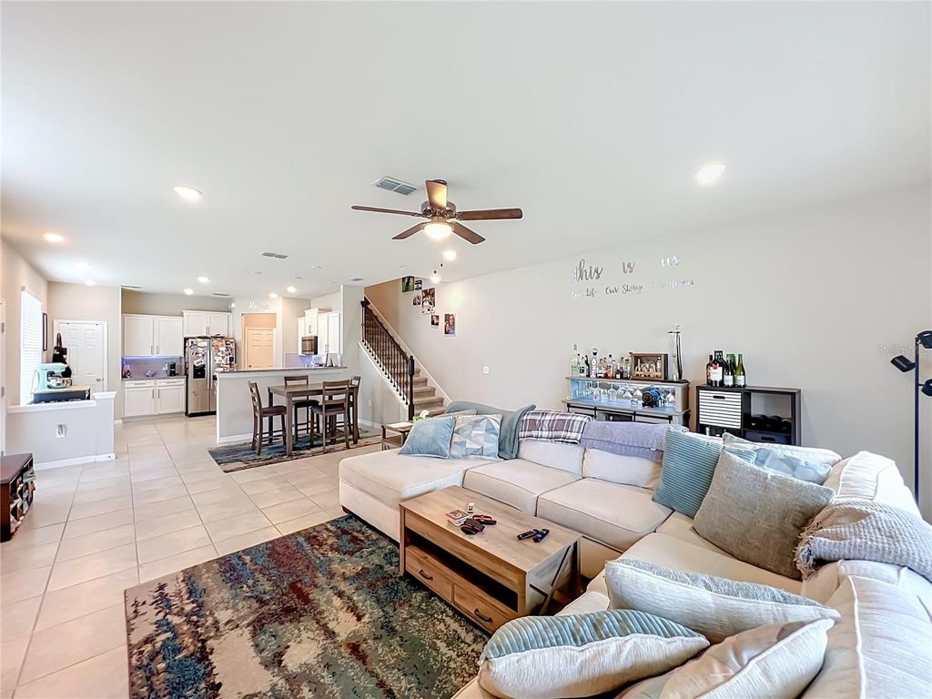Image 15 of property listing at 3743 PLAINVIEW DRIVE, Orlando, FL 32824