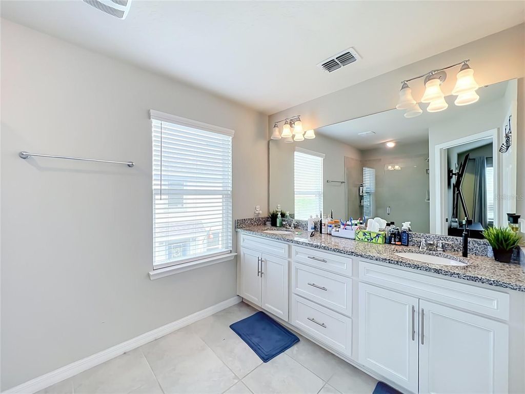 Image 44 of property listing at 3743 PLAINVIEW DRIVE, Orlando, FL 32824