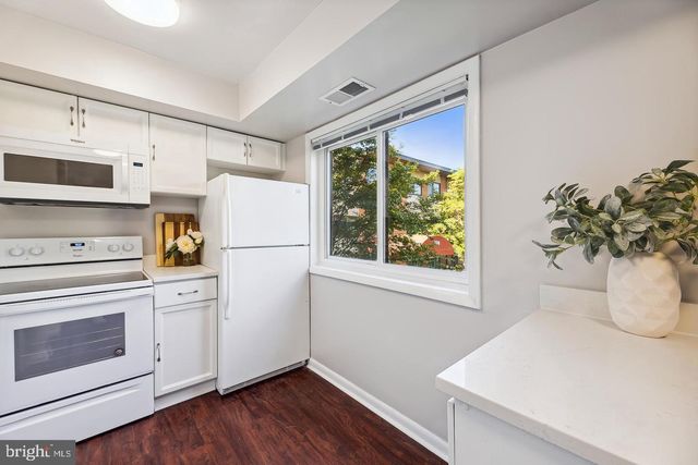 3314 S 28TH ST #304, Alexandria, VA 22302