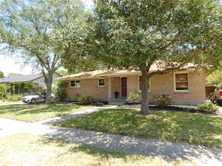 925 Wilshire Pl, Corpus Christi, TX 78411