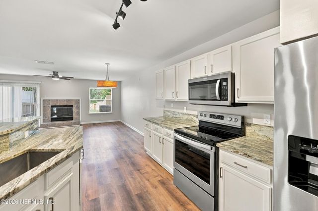 3622 CAROLINE VALE Boulevard, Jacksonville, FL 32277