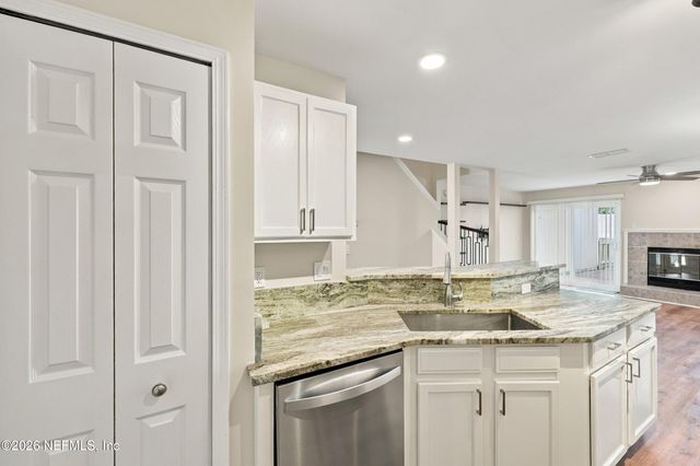 3622 CAROLINE VALE Boulevard, Jacksonville, FL 32277