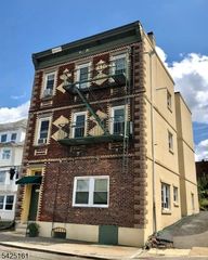 280 Macarthur Ave, Garfield City, NJ 07026