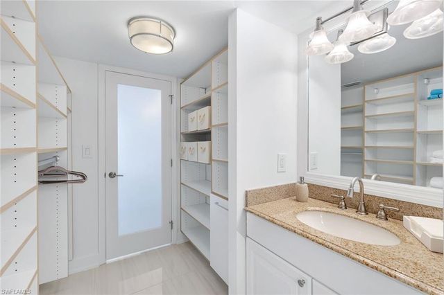 5 Bluebill AVE 410, Naples, FL 34108