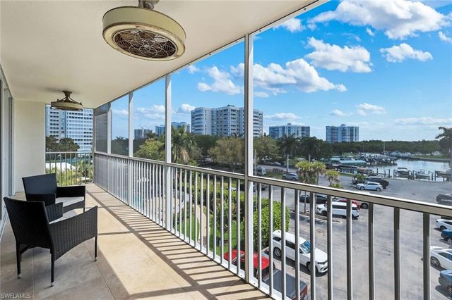 5 Bluebill AVE 410, Naples, FL 34108