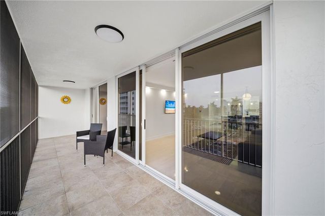 5 Bluebill AVE 410, Naples, FL 34108