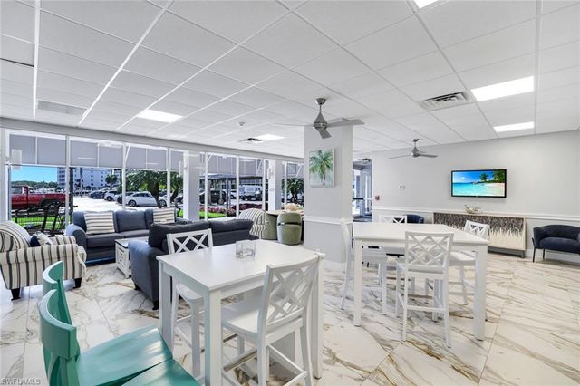 5 Bluebill AVE 410, Naples, FL 34108