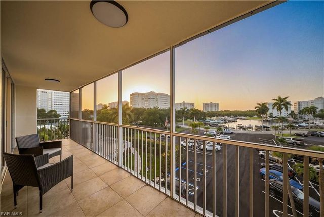 5 Bluebill AVE 410, Naples, FL 34108