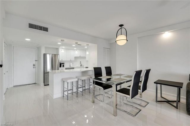 5 Bluebill AVE 410, Naples, FL 34108