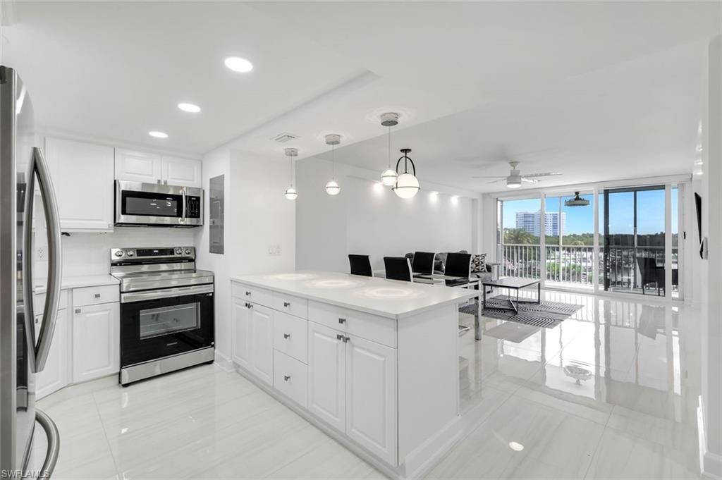 5 Bluebill AVE 410, NAPLES, FL 34108 — photo 4