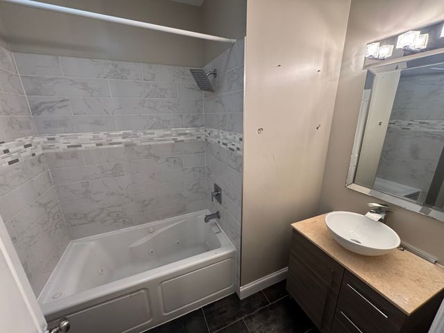 4518 S Indiana Avenue 2, Chicago, IL 60653