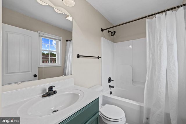 144 FREIGHT CAR CIR, Bunker Hill, WV 25413