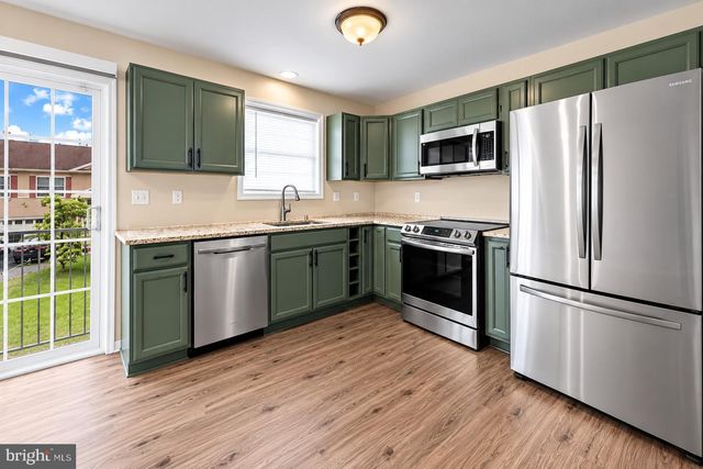 144 FREIGHT CAR CIR, Bunker Hill, WV 25413