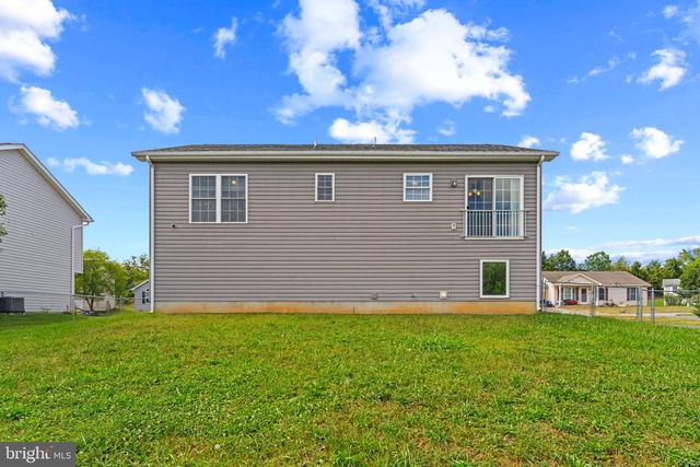 144 FREIGHT CAR CIR, Bunker Hill, WV 25413