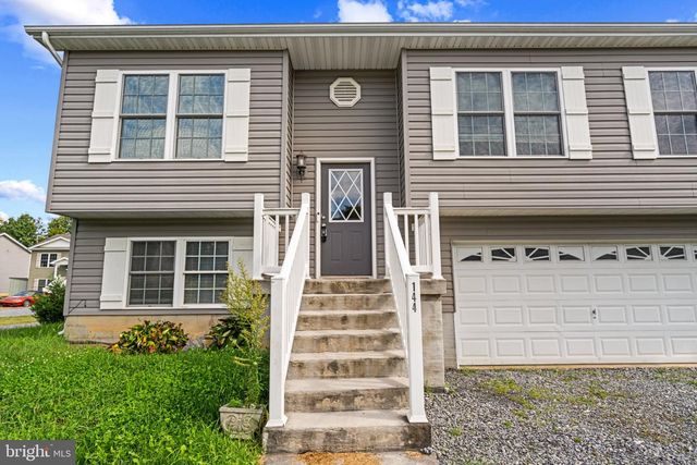 144 FREIGHT CAR CIR, Bunker Hill, WV 25413