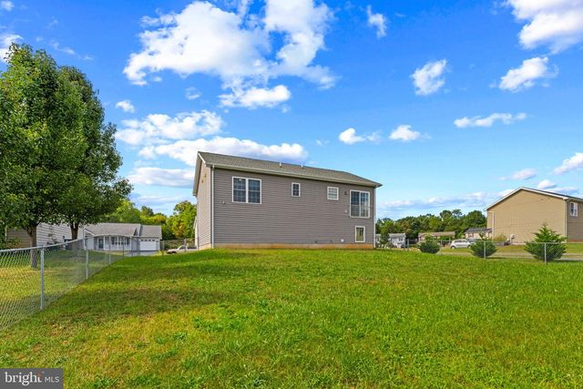 144 FREIGHT CAR CIR, Bunker Hill, WV 25413