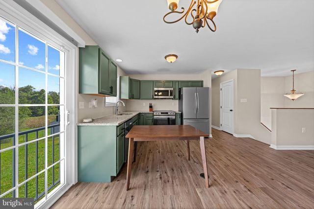 144 FREIGHT CAR CIR, Bunker Hill, WV 25413