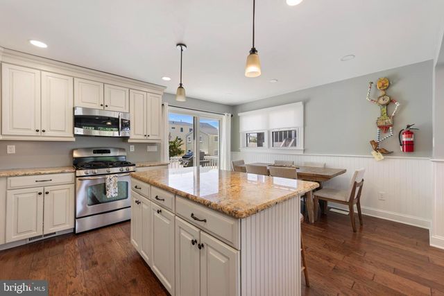 340 KENTFORD AVE, Beach Haven, NJ 08008