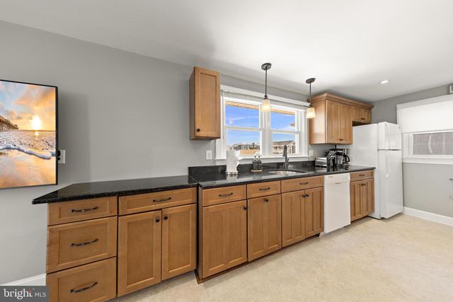 340 KENTFORD AVE, Beach Haven, NJ 08008