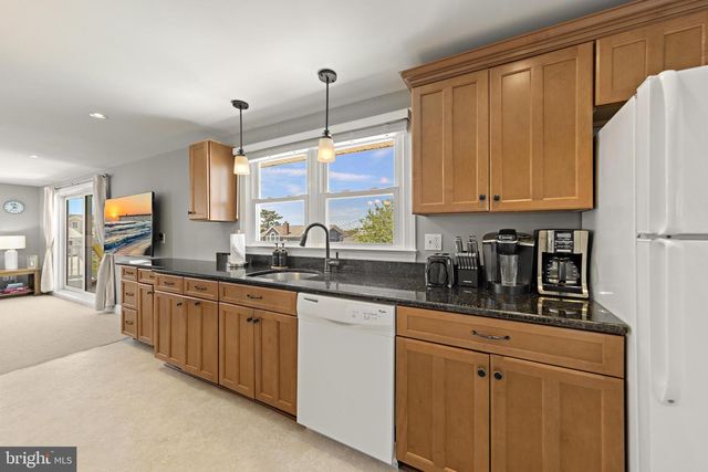 340 KENTFORD AVE, Beach Haven, NJ 08008